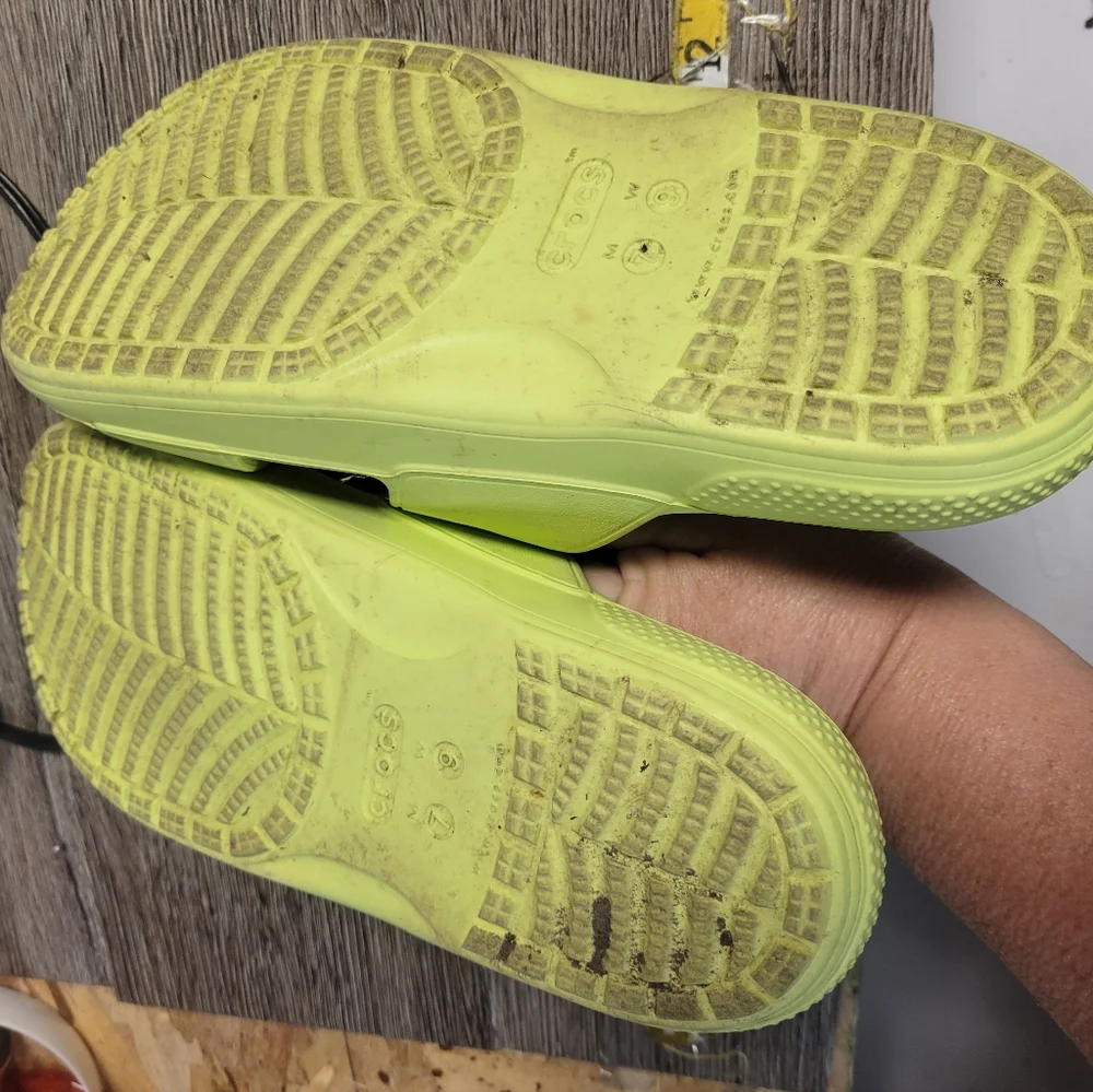 CROCS Green‎ Sandals Lightweight Slip-On Size 7 Mens 9 Womans